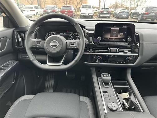 2025 Nissan Pathfinder SV 4WD