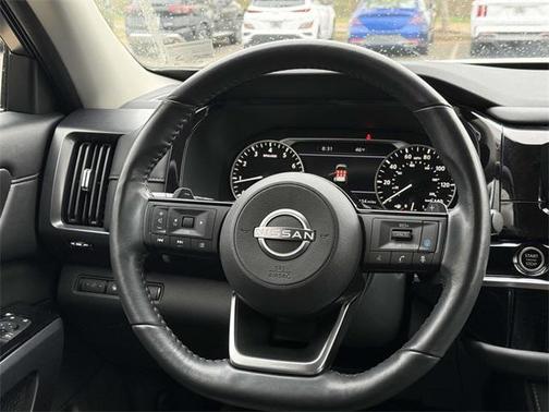 2023 Nissan Pathfinder SL 4WD