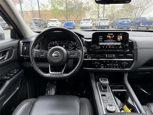 2023 Nissan Pathfinder SL 4WD