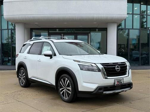 2025 Nissan Pathfinder Platinum 4WD