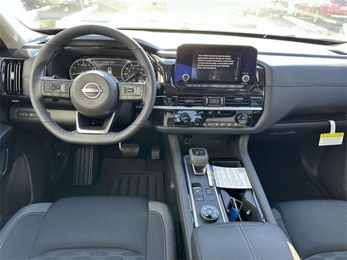 2025 Nissan Pathfinder SV 4WD