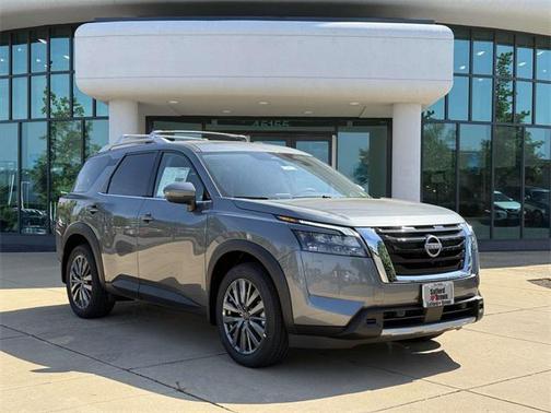 2025 Nissan Pathfinder SL 4WD