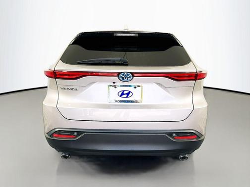 2023 Toyota Venza LE