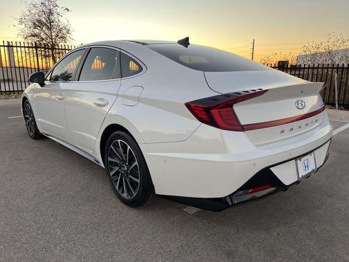 2021 Hyundai SONATA Limited