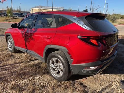 2022 Hyundai TUCSON SE