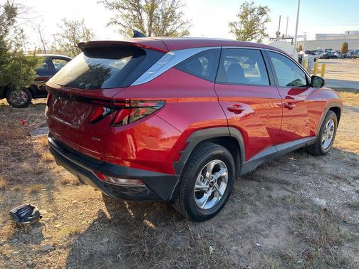 2022 Hyundai TUCSON SE