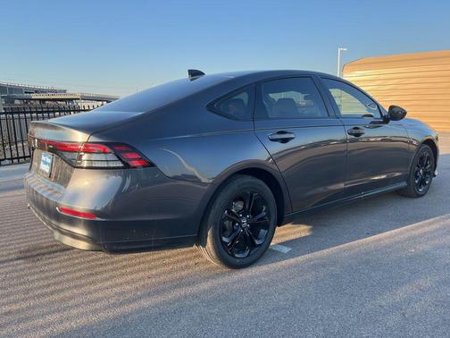 2025 Honda Accord Sport SE 1.5T