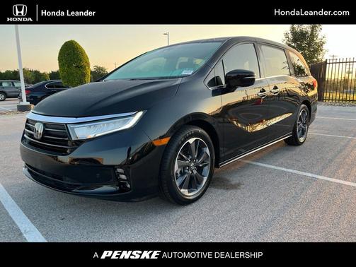 Crystal Black Pearl 2022 Honda Odyssey