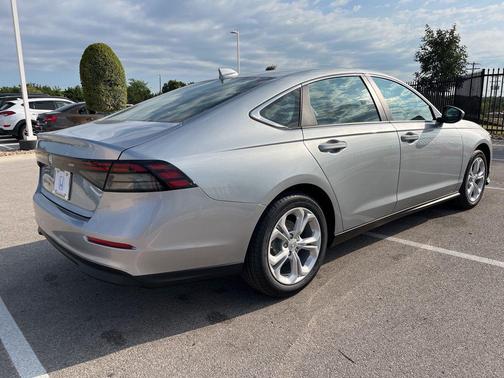 2025 Honda Accord LX 1.5T
