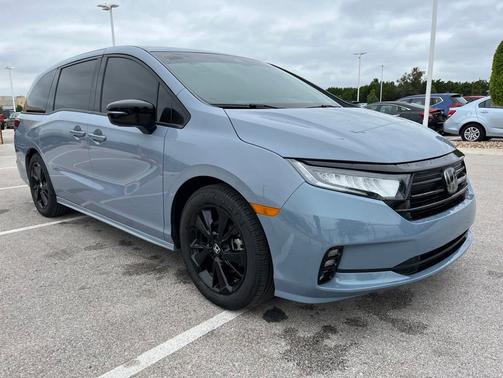 Sonic Gray Pearl 2023 Honda Odyssey