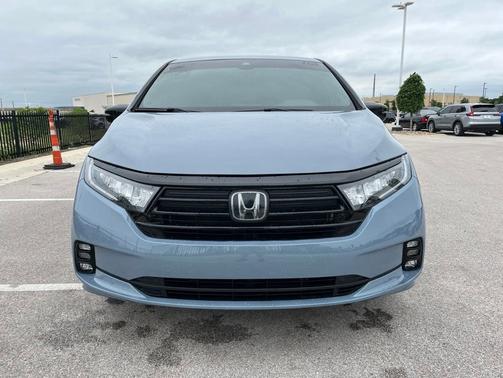 Sonic Gray Pearl 2023 Honda Odyssey