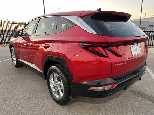 2022 Hyundai TUCSON SE