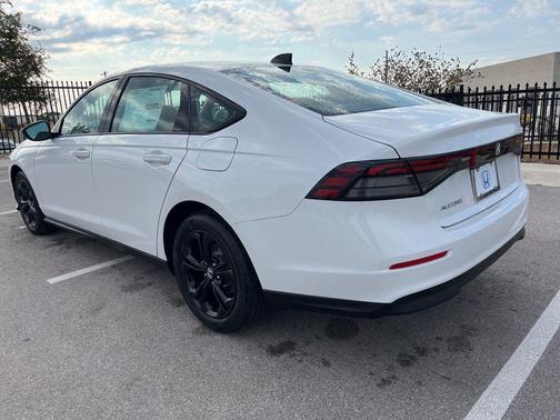 2025 Honda Accord Sport SE 1.5T