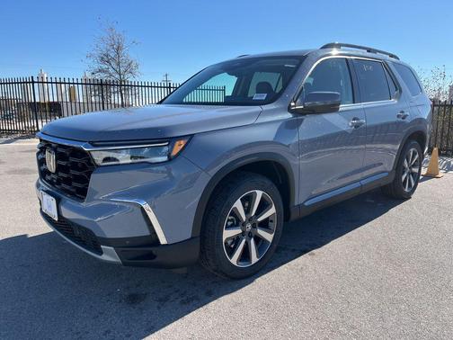 2025 Honda Pilot Touring 8-Passenger