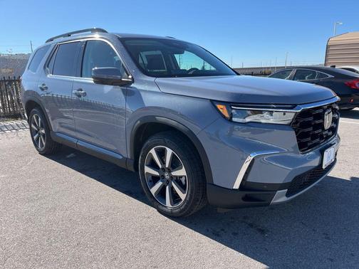 2025 Honda Pilot Touring 8-Passenger