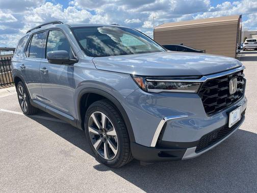 2025 Honda Pilot Touring 8-Passenger