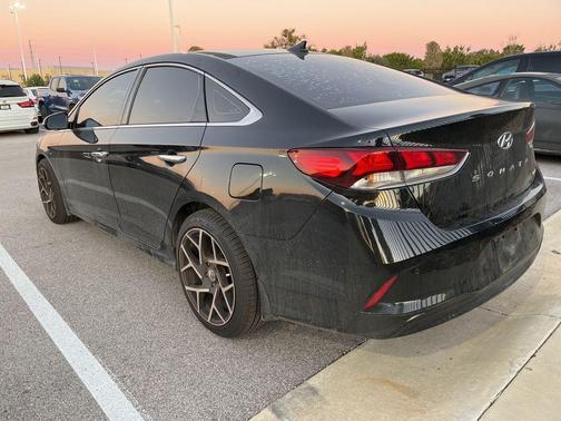 2019 Hyundai SONATA Limited