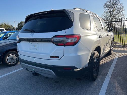 Platinum White Pearl 2023 Honda Pilot