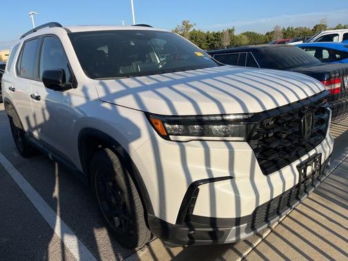 Platinum White Pearl 2023 Honda Pilot