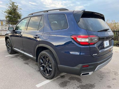 2025 Honda Pilot Touring 8-Passenger