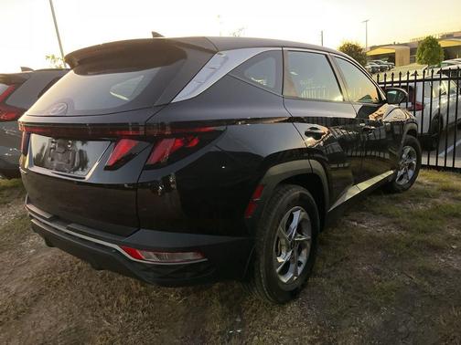 2022 Hyundai TUCSON SE