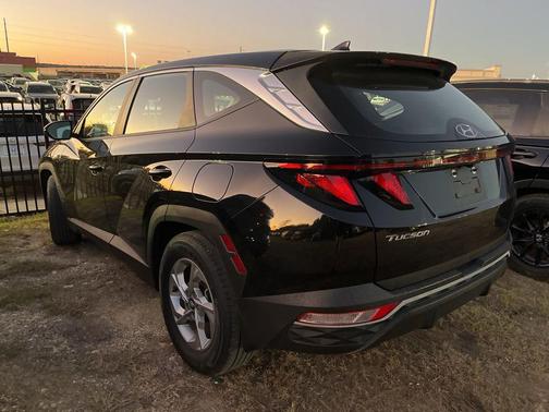 2022 Hyundai TUCSON SE
