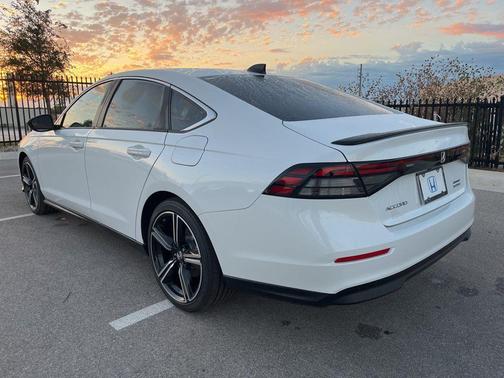 2025 Honda Accord Hybrid Base