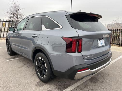 2024 Kia Sorento S