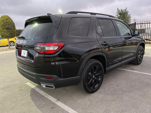 2025 Honda Pilot Black Edition