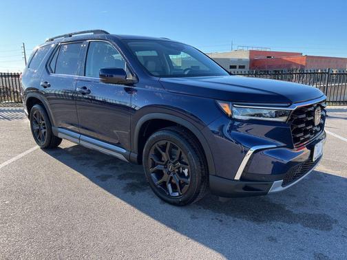 2025 Honda Pilot Touring 8-Passenger