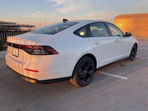 2025 Honda Accord Sport SE 1.5T