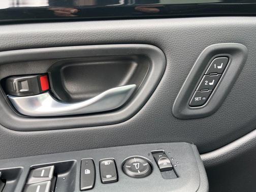 2025 Honda Pilot Touring 8-Passenger