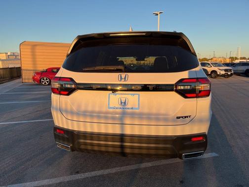 2025 Honda Pilot Sport