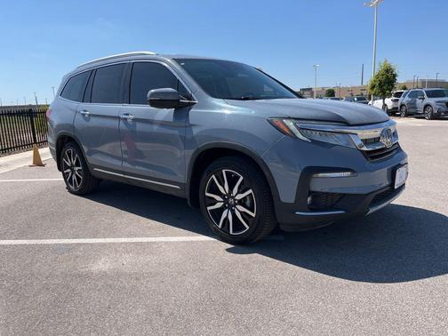2022 Honda Pilot Touring 8-Passenger