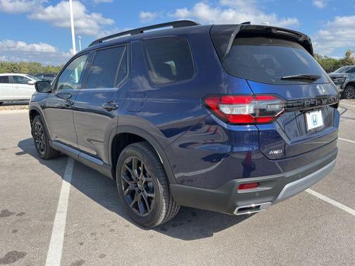 2025 Honda Pilot Touring 8-Passenger