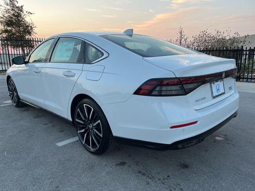 2025 Honda Accord Hybrid Touring