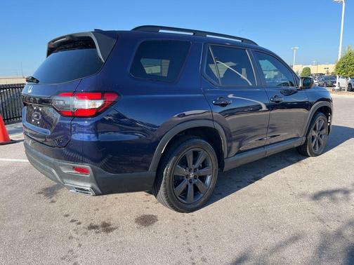 2023 Honda Pilot 2WD Sport
