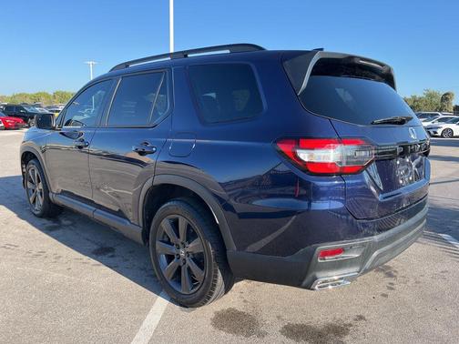 2023 Honda Pilot 2WD Sport