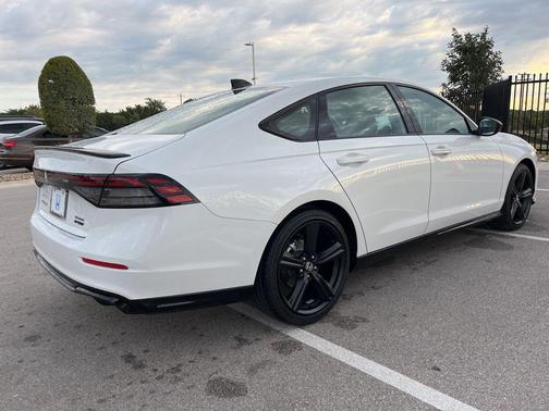 2025 Honda Accord Hybrid Base