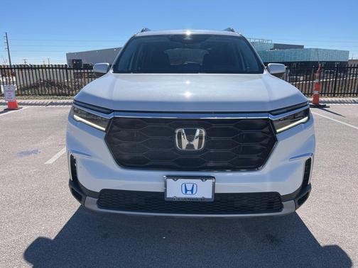 2023 Honda Pilot Touring 8-Passenger