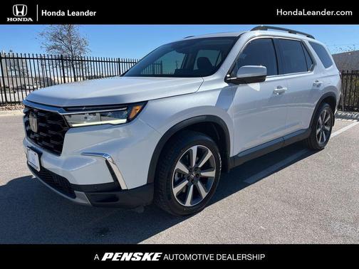 2023 Honda Pilot Touring 8-Passenger