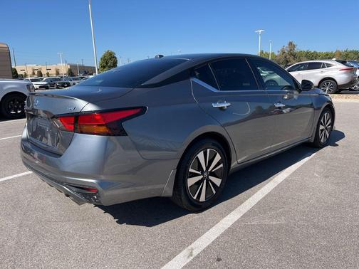 2020 Nissan Altima 2.5 SV