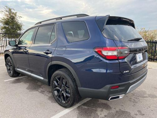 2025 Honda Pilot Touring 8-Passenger
