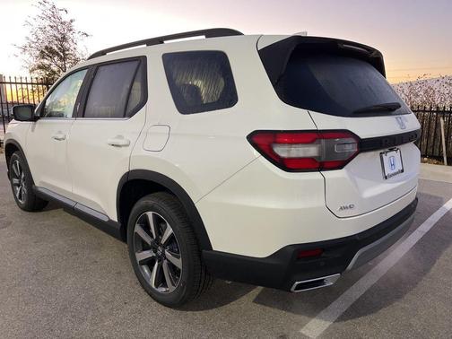 2025 Honda Pilot Elite