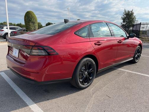 2025 Honda Accord Sport SE 1.5T