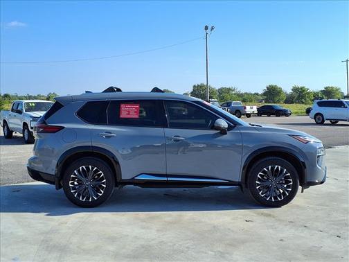 2025 Nissan Rogue Platinum