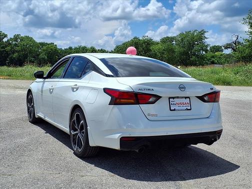 White 2024 Nissan Altima 2.5 SR