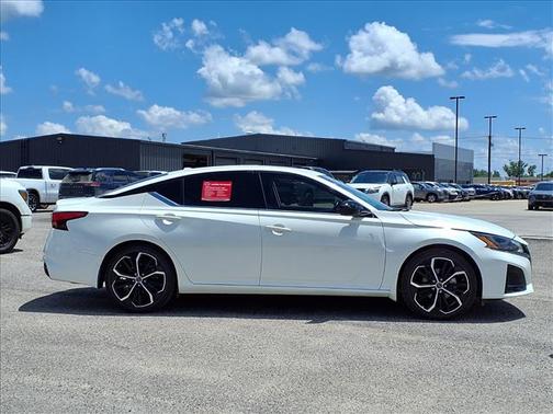 White 2024 Nissan Altima 2.5 SR