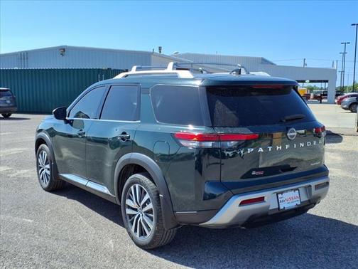 2022 Nissan Pathfinder Platinum