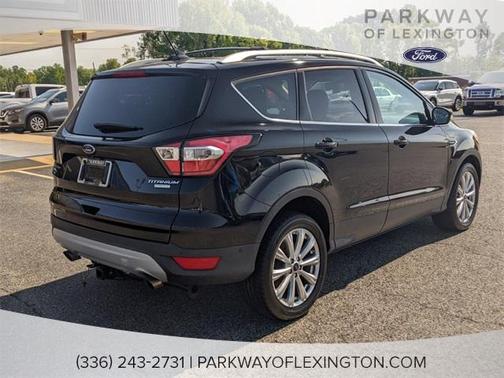 Photo 3 of 47 of 2018 Ford Escape Titanium